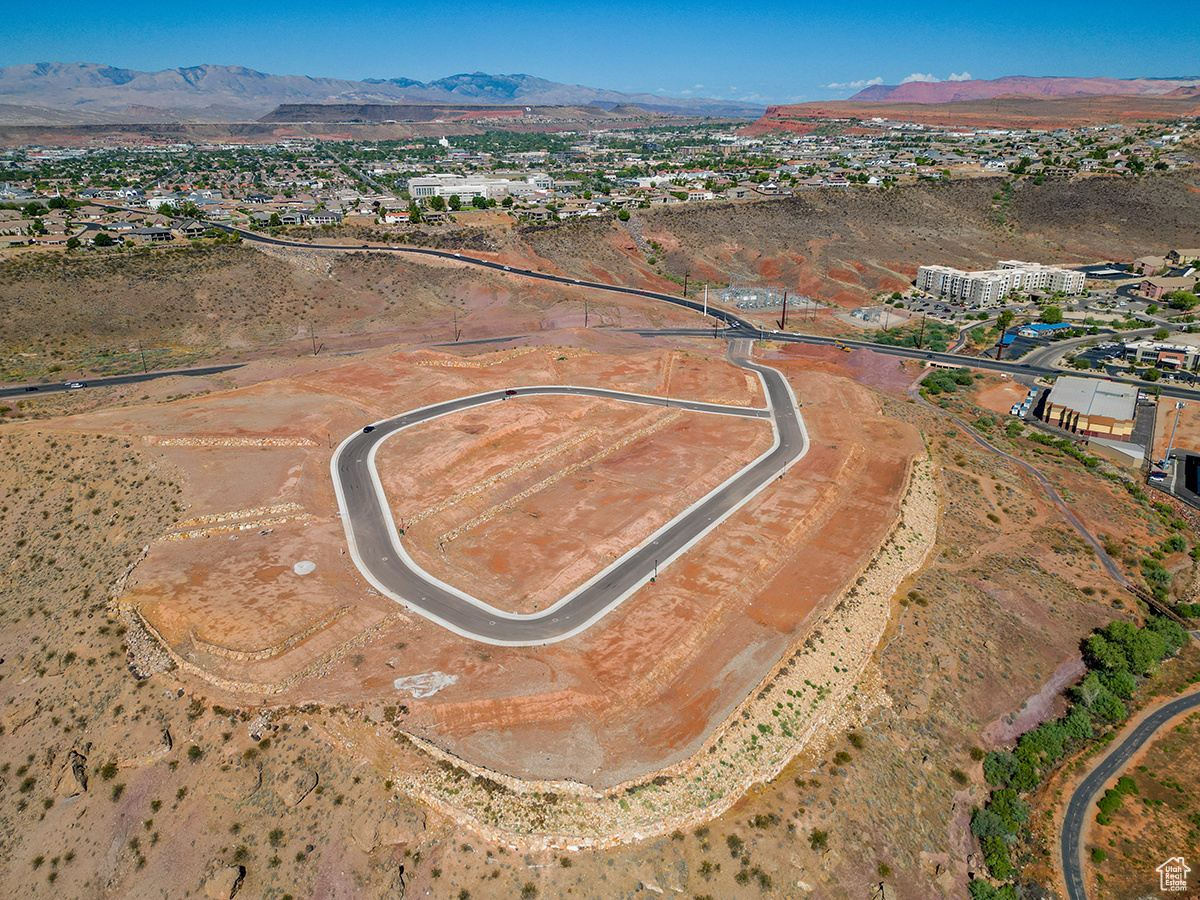 KNETTAS KNOLL - Land