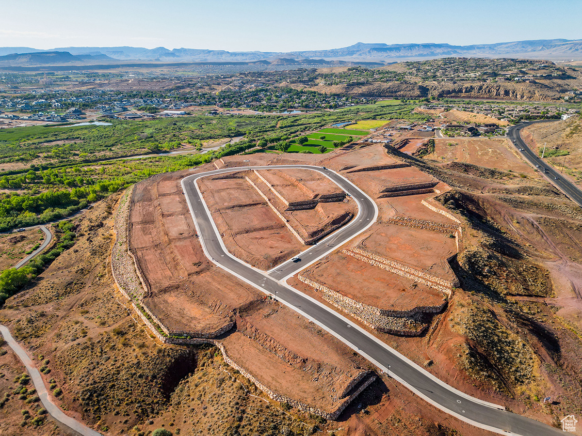 KNETTAS KNOLL - Land