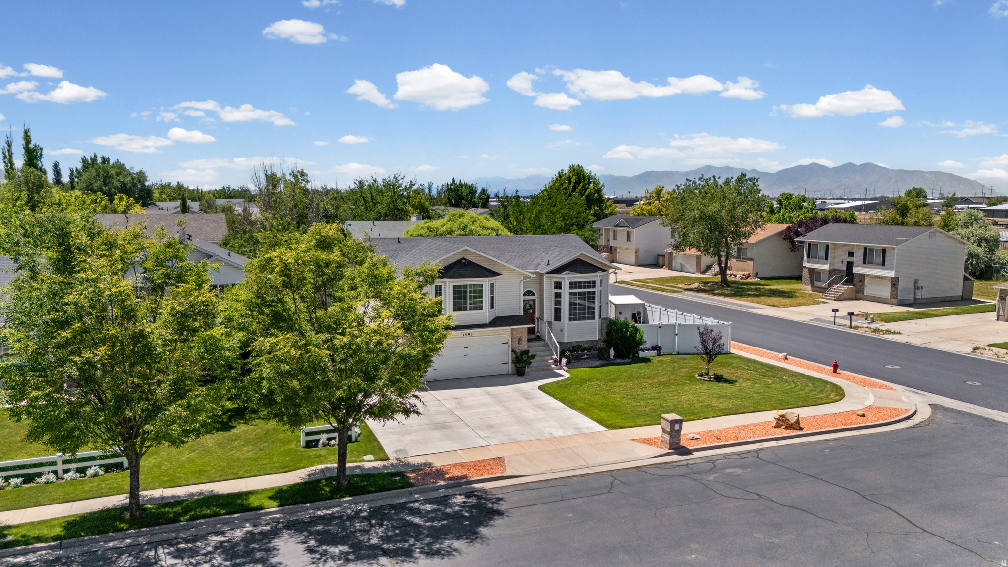 CLOVER DALE PARK - Residential