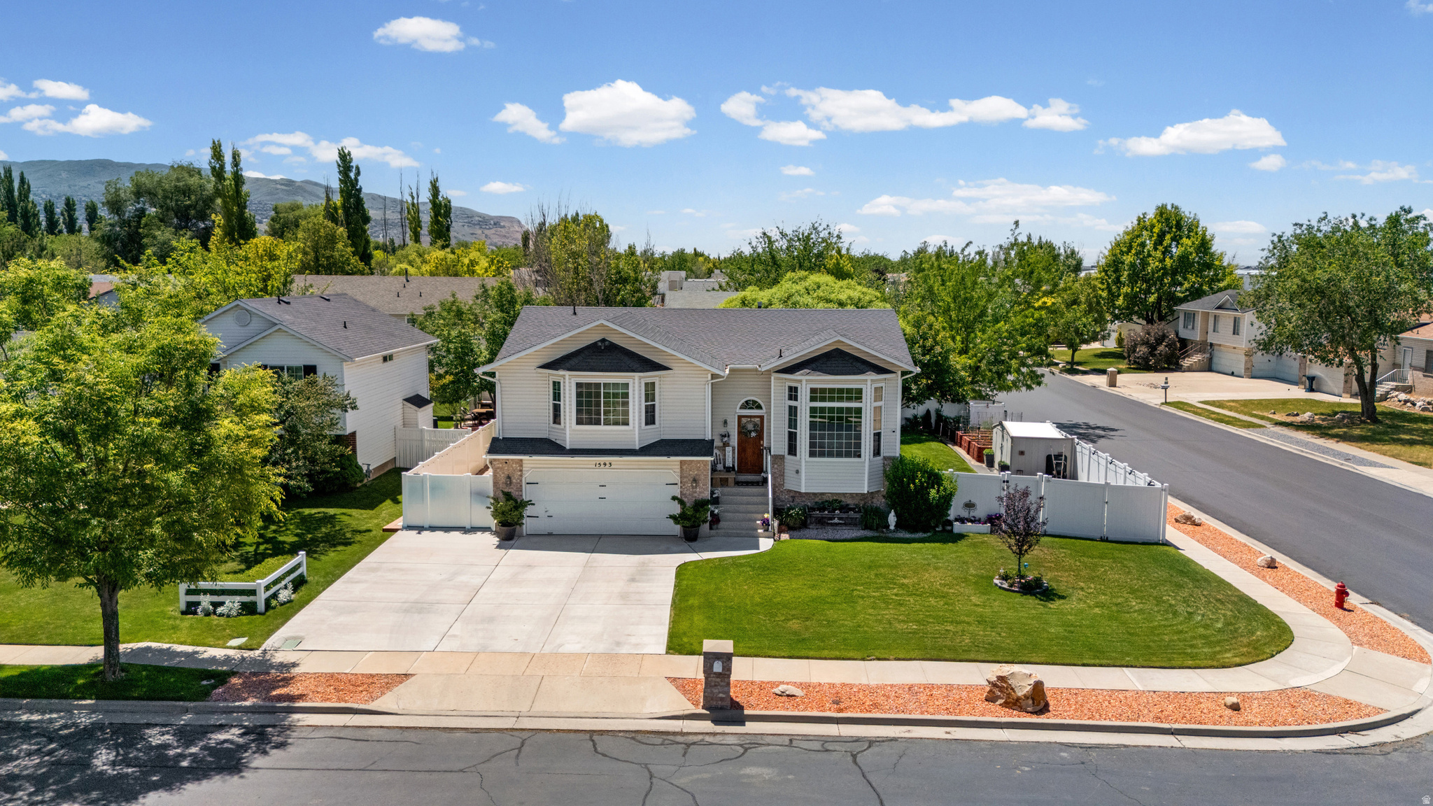 CLOVER DALE PARK - Residential