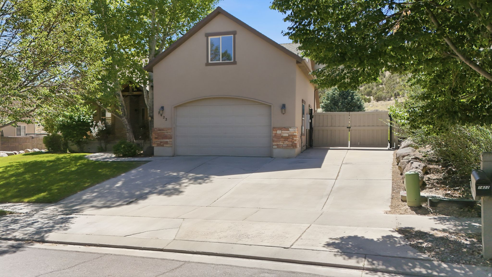 THE RANCHES - Residential