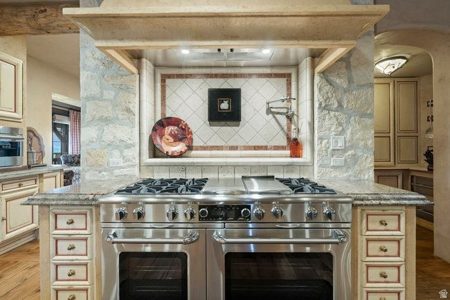 WOLF CREEK RANCH - Residential
