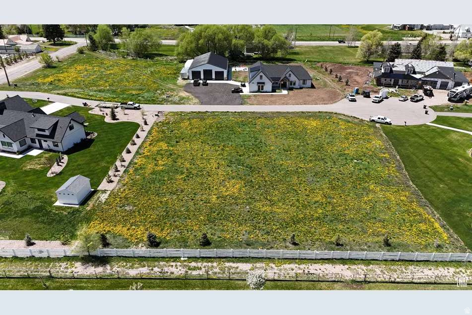 Rare 1.1ac Charleston lot available! No HOA. Great Heber Valley views Close to Sundance, Deer Valley, Park City, Orem/Provo. Gigabit fiber internet! 1/2 share of irrigation. Septic tank designed and approved. Custom design available!