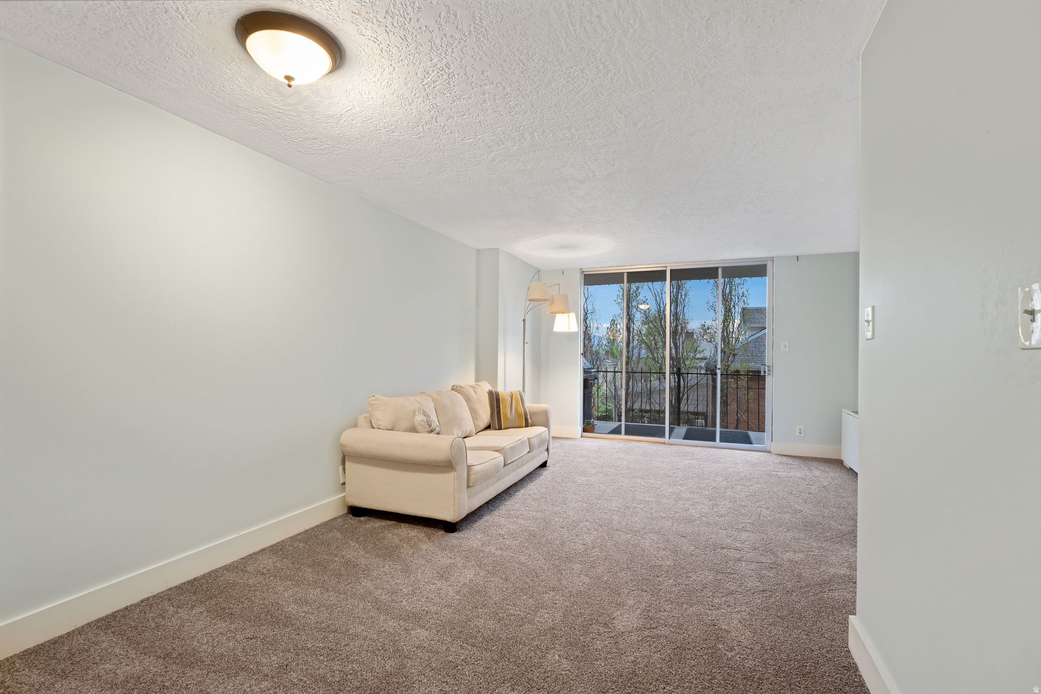 CARLTON TOWERS - Residential