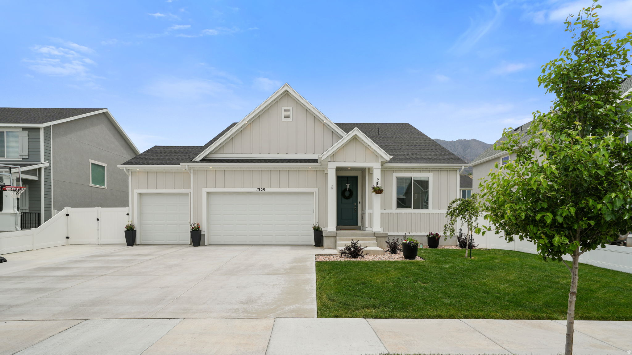 FOOTHILL VILLAGE - Residential