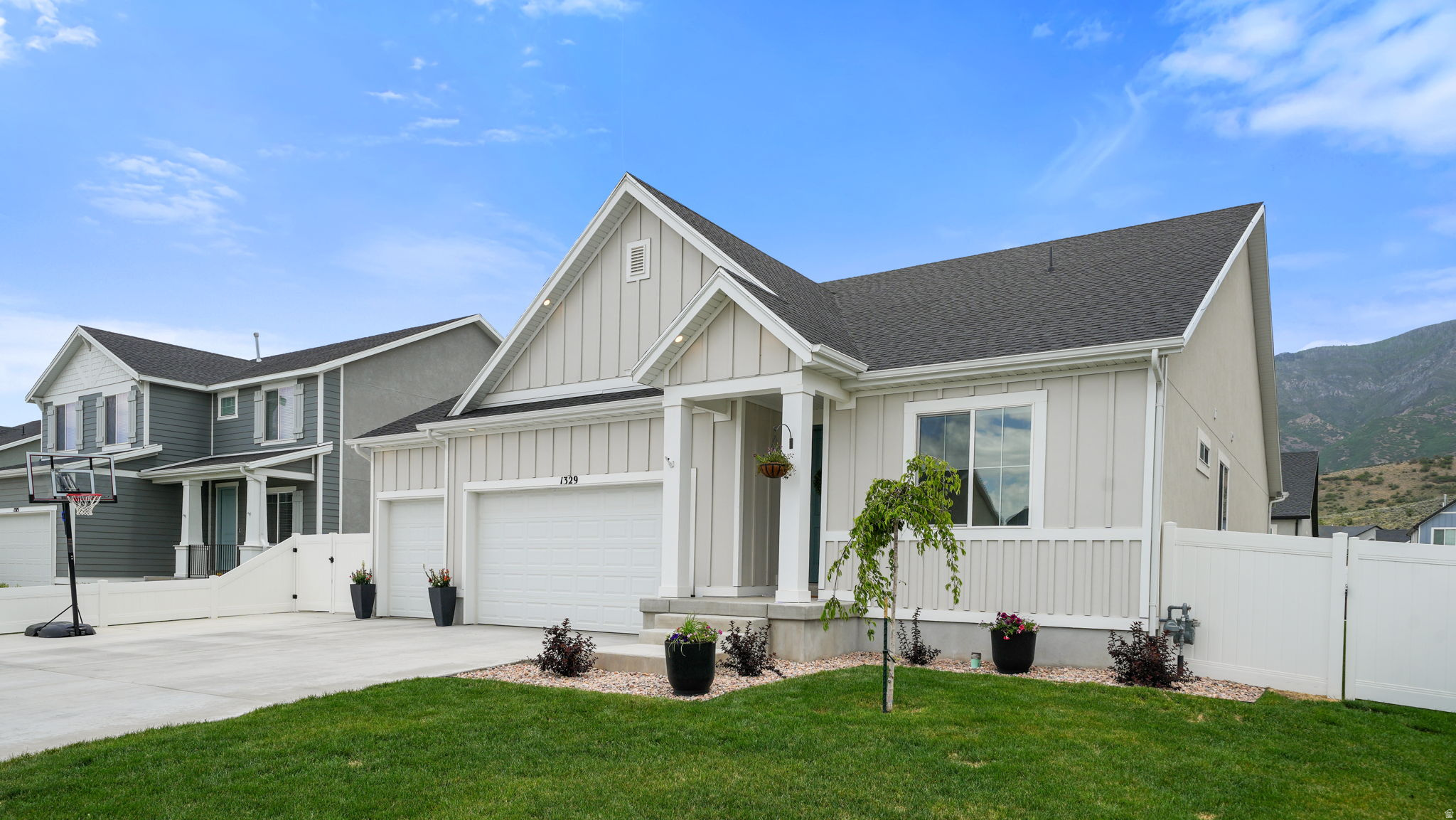 FOOTHILL VILLAGE - Residential