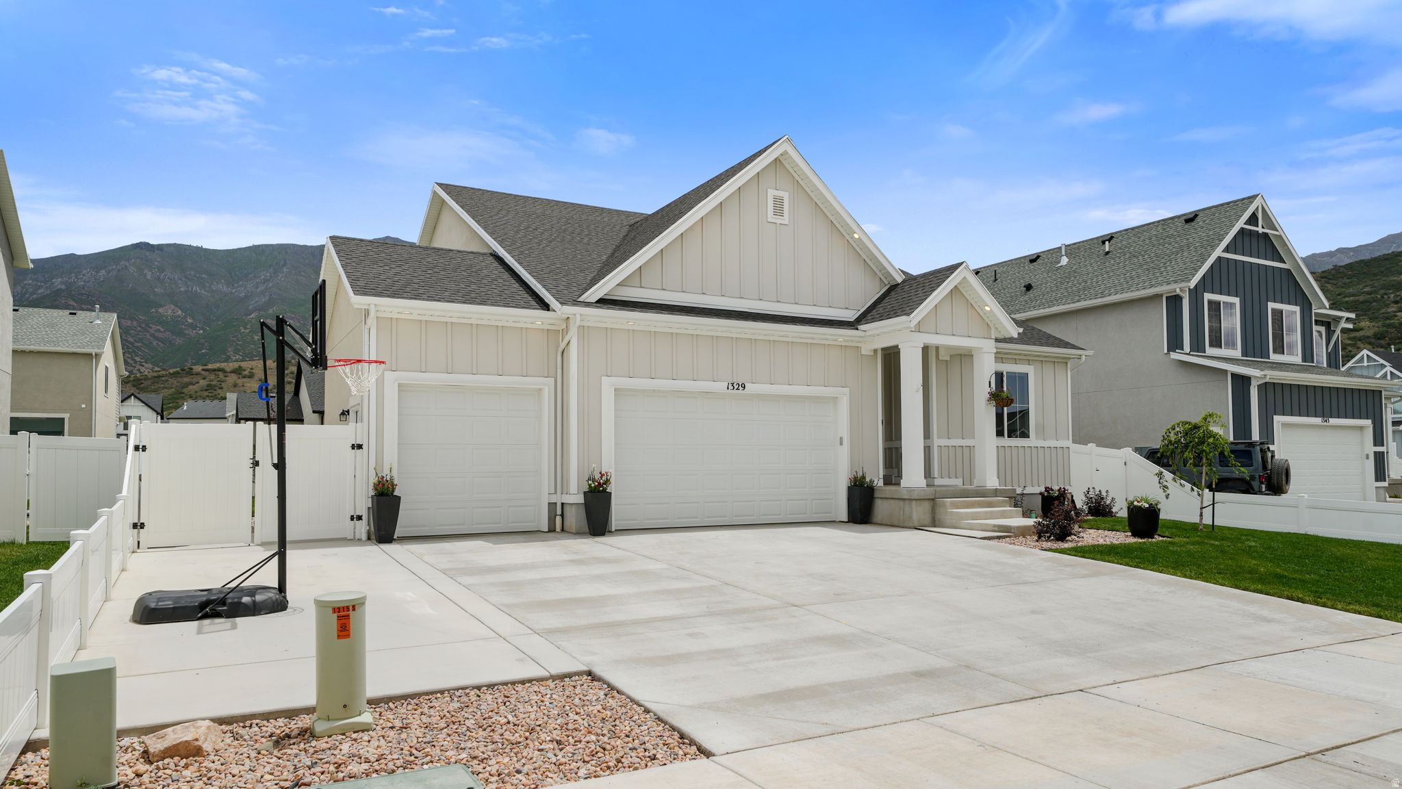 FOOTHILL VILLAGE - Residential