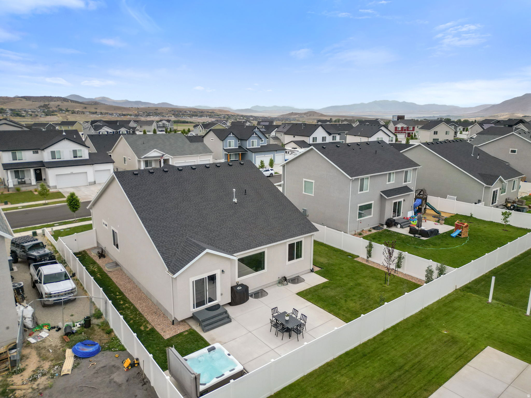 FOOTHILL VILLAGE - Residential