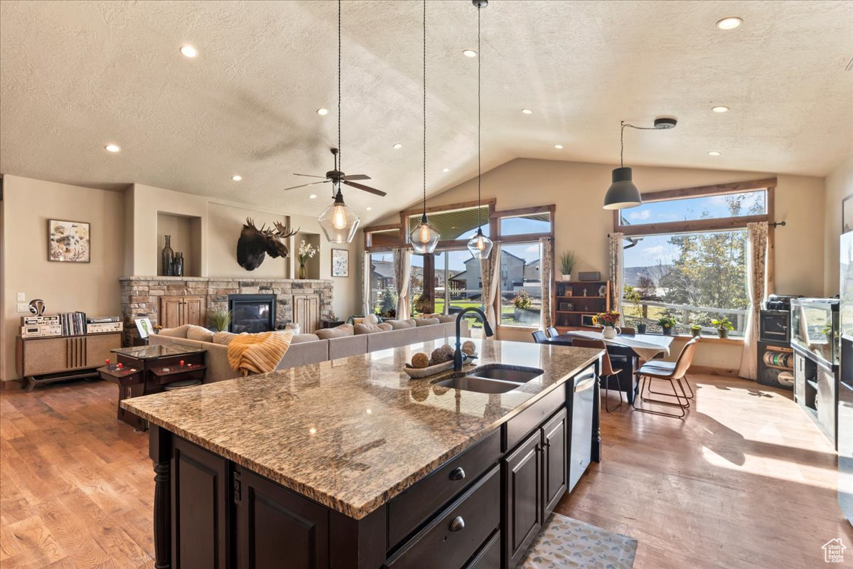 SUMMIT HAVEN - Residential