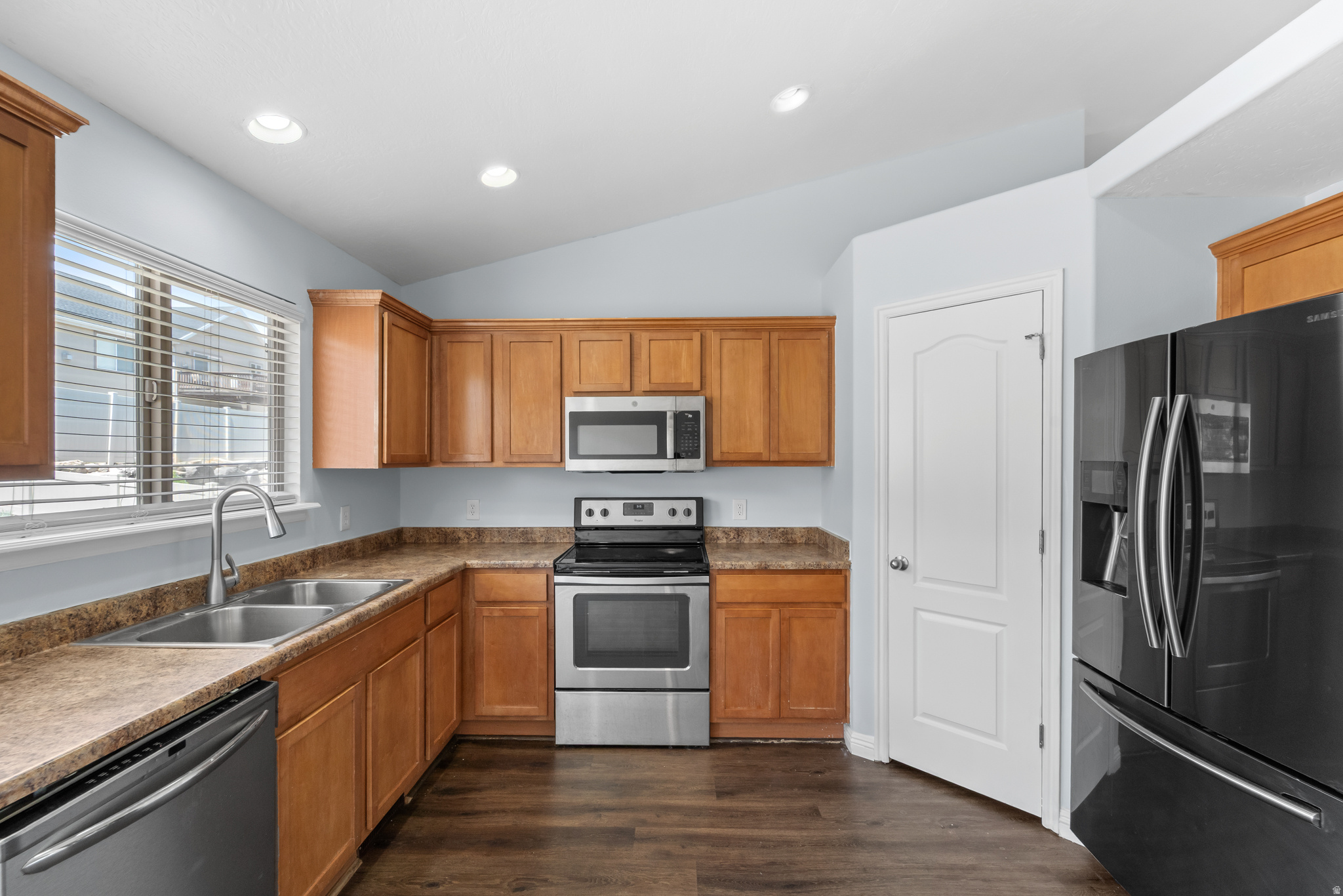 LAKE MOUNTAIN ESTATES - Residential