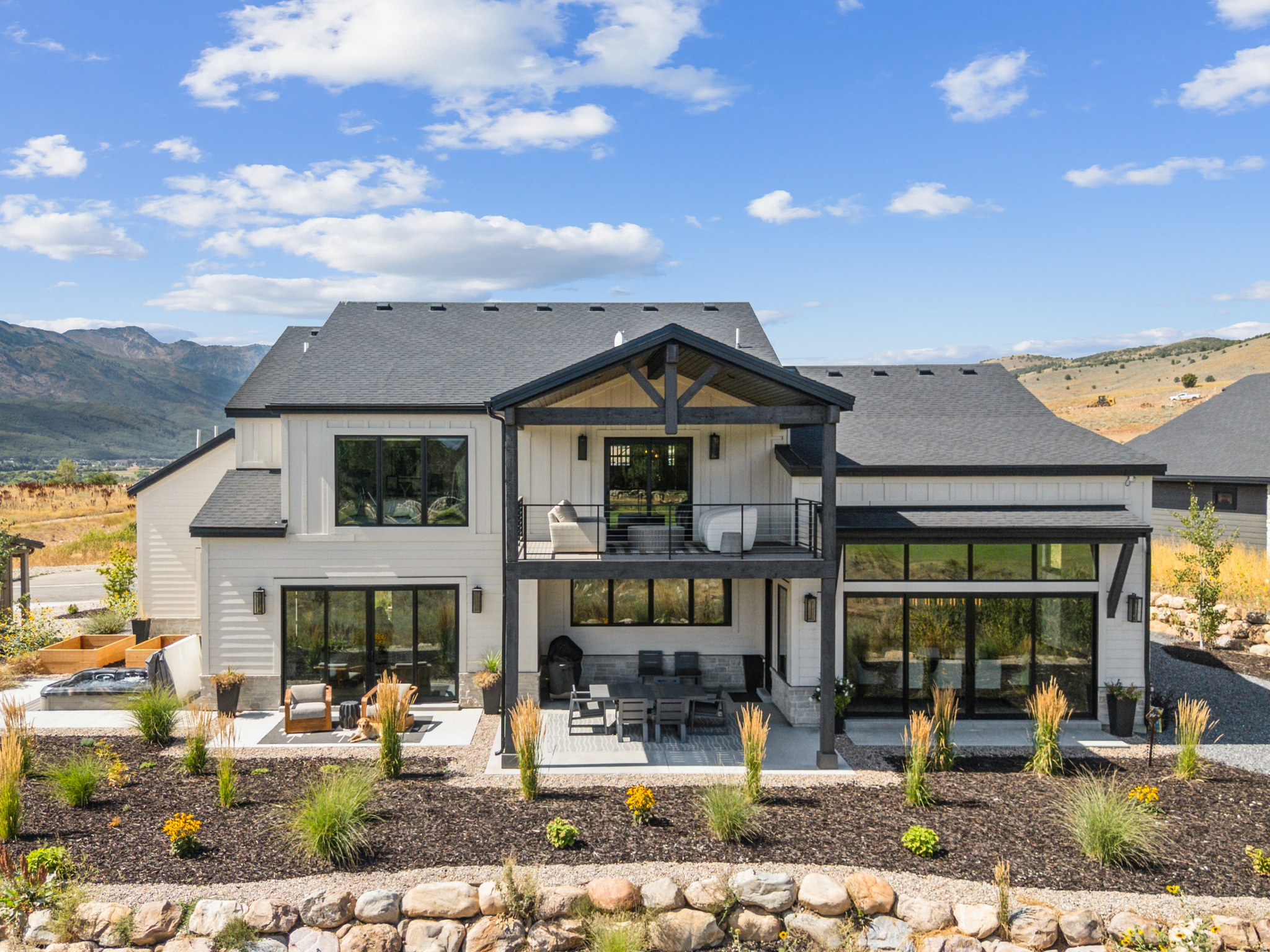 EDEN ESCAPE - Residential