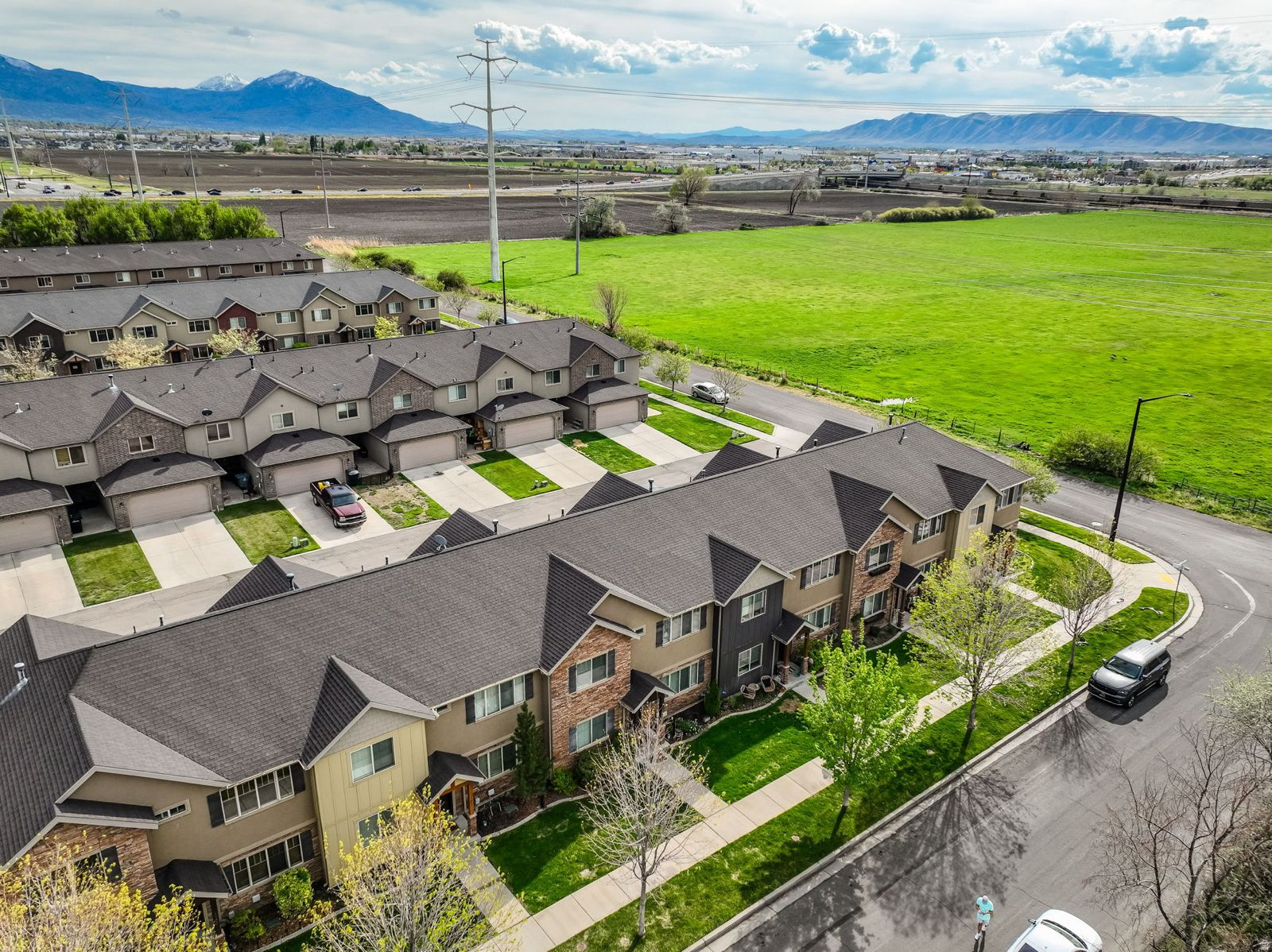 RIVER PARK WEST - Residential