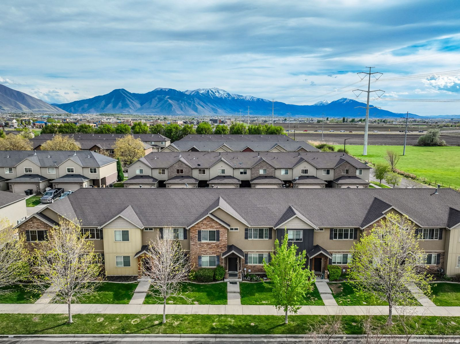 RIVER PARK WEST - Residential