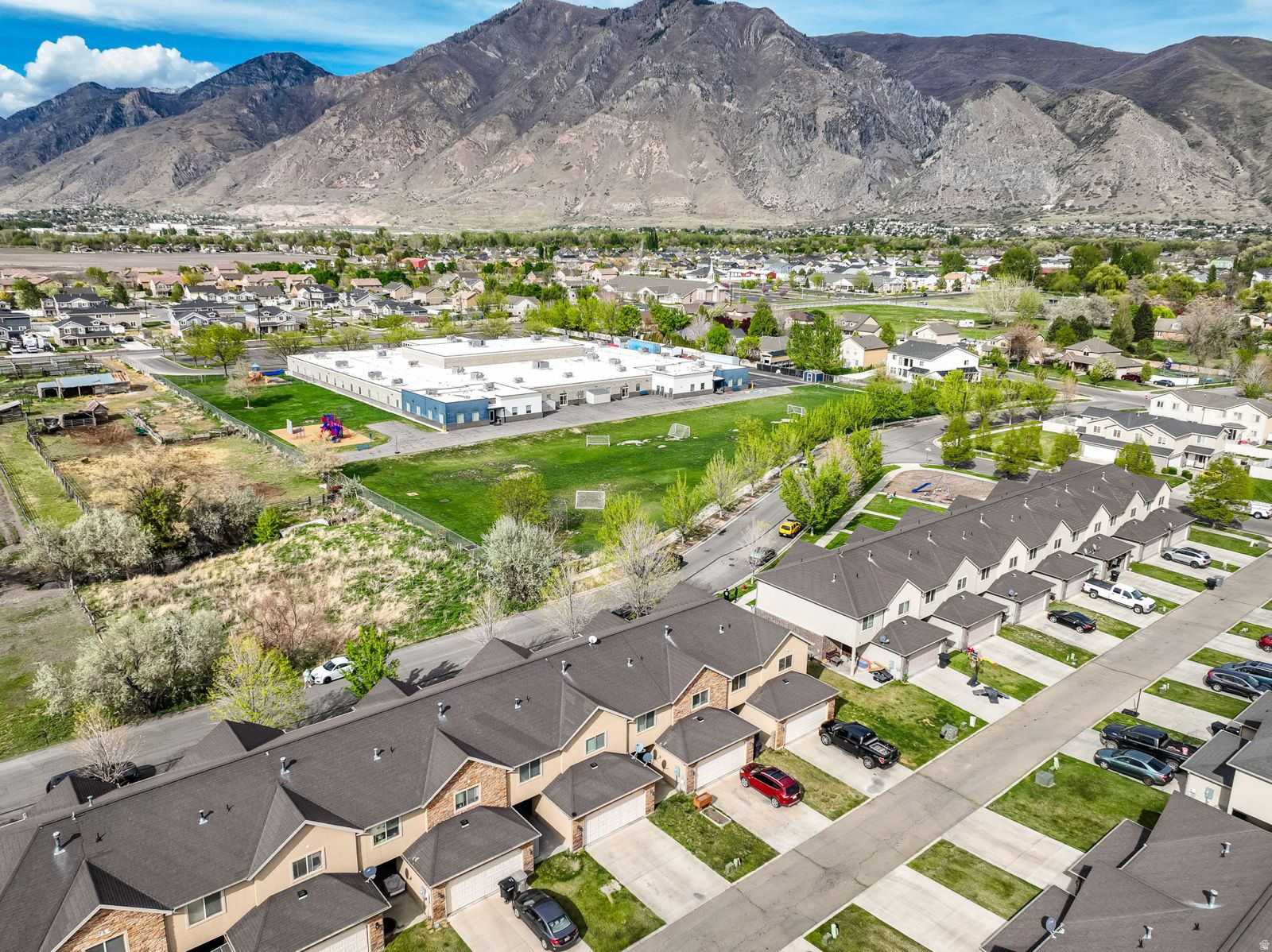 RIVER PARK WEST - Residential