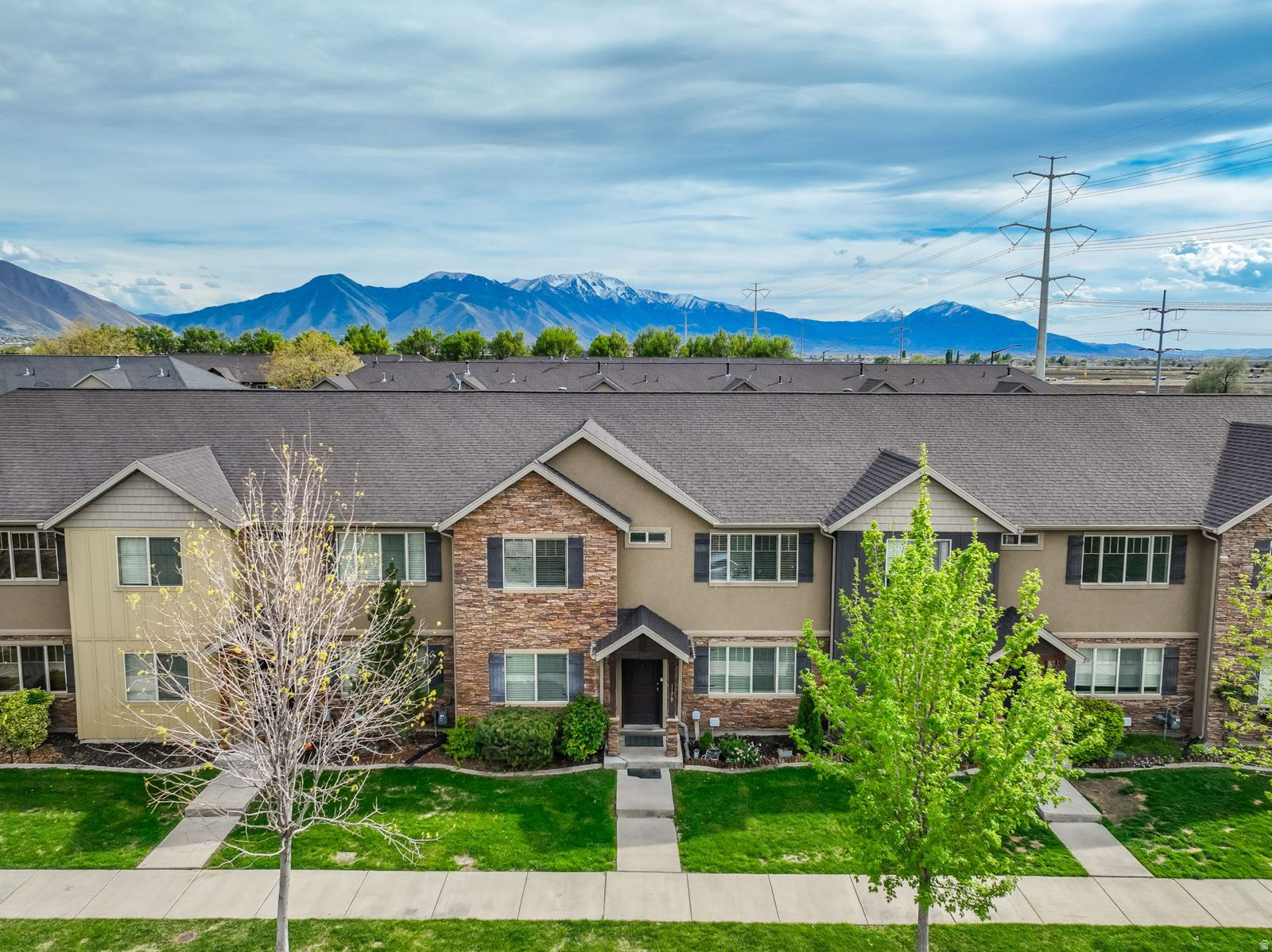 RIVER PARK WEST - Residential