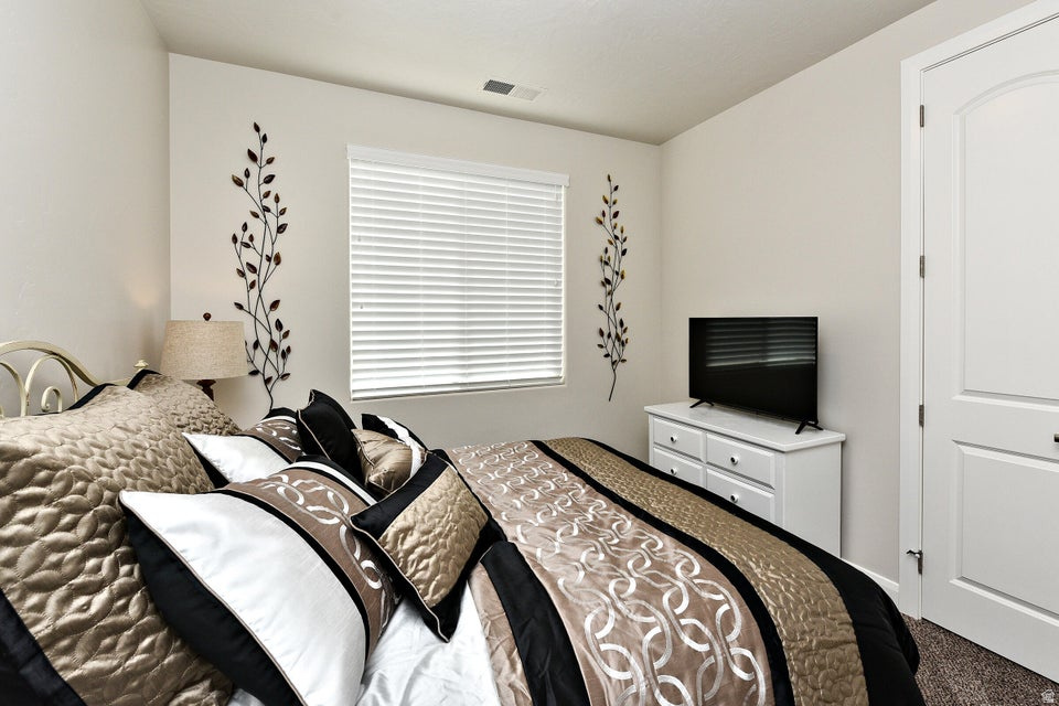 ESCAPES AT THE LEDGES PH 1 - Residential