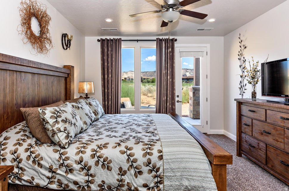 ESCAPES AT THE LEDGES PH 1 - Residential