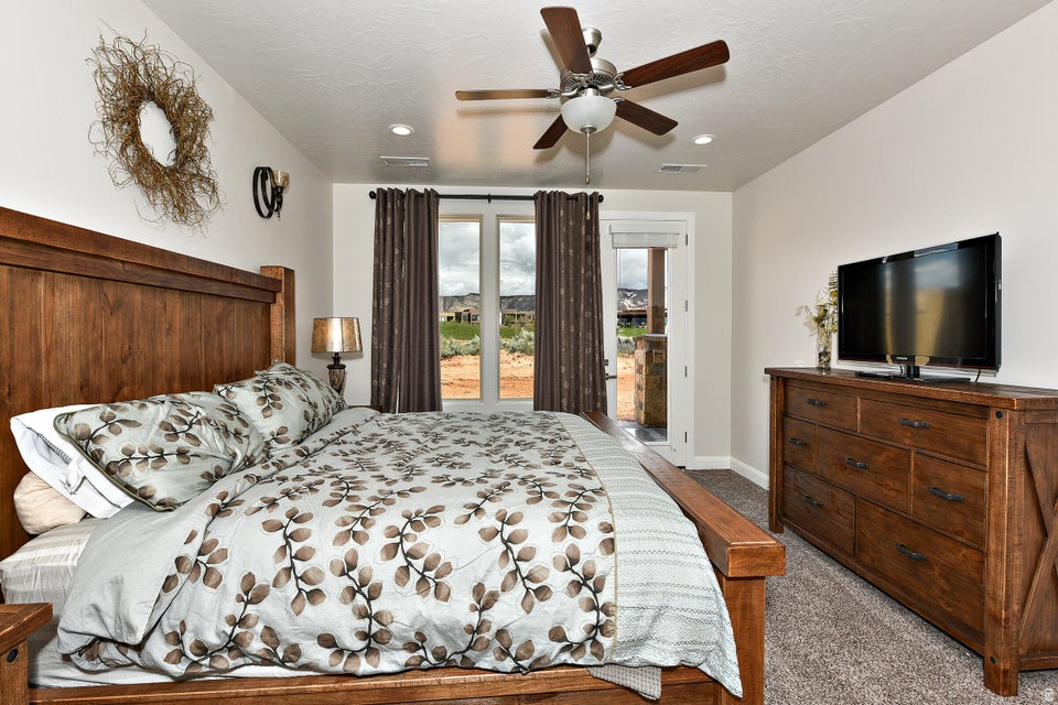 ESCAPES AT THE LEDGES PH 1 - Residential