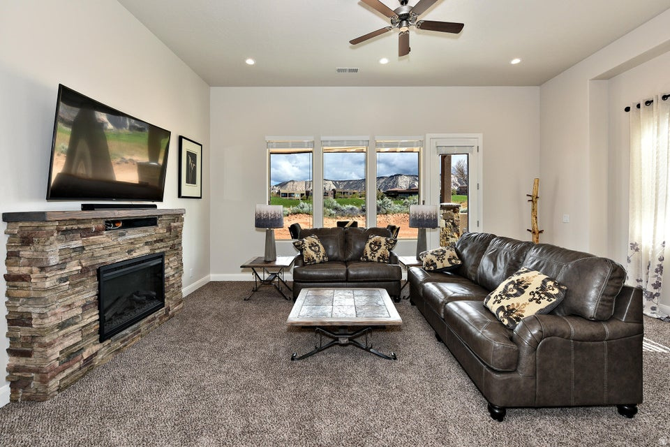ESCAPES AT THE LEDGES PH 1 - Residential