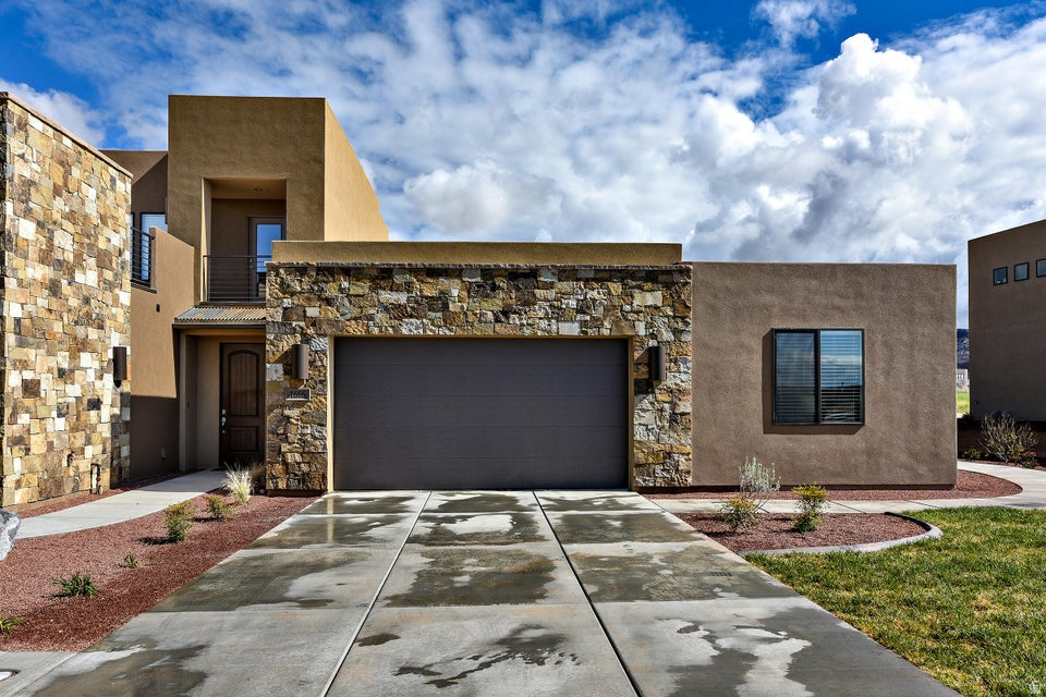 ESCAPES AT THE LEDGES PH 1 - Residential