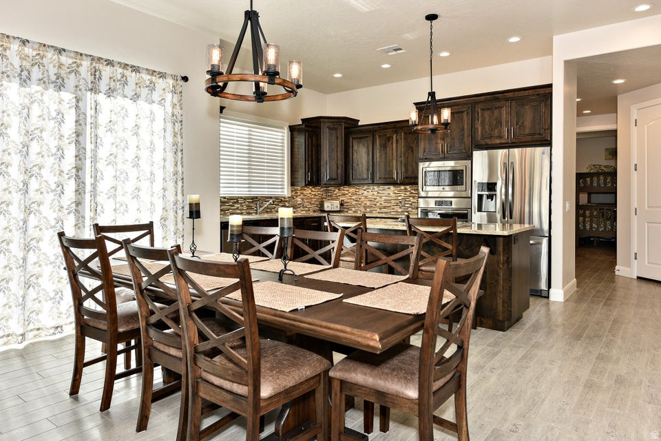 ESCAPES AT THE LEDGES PH 1 - Residential