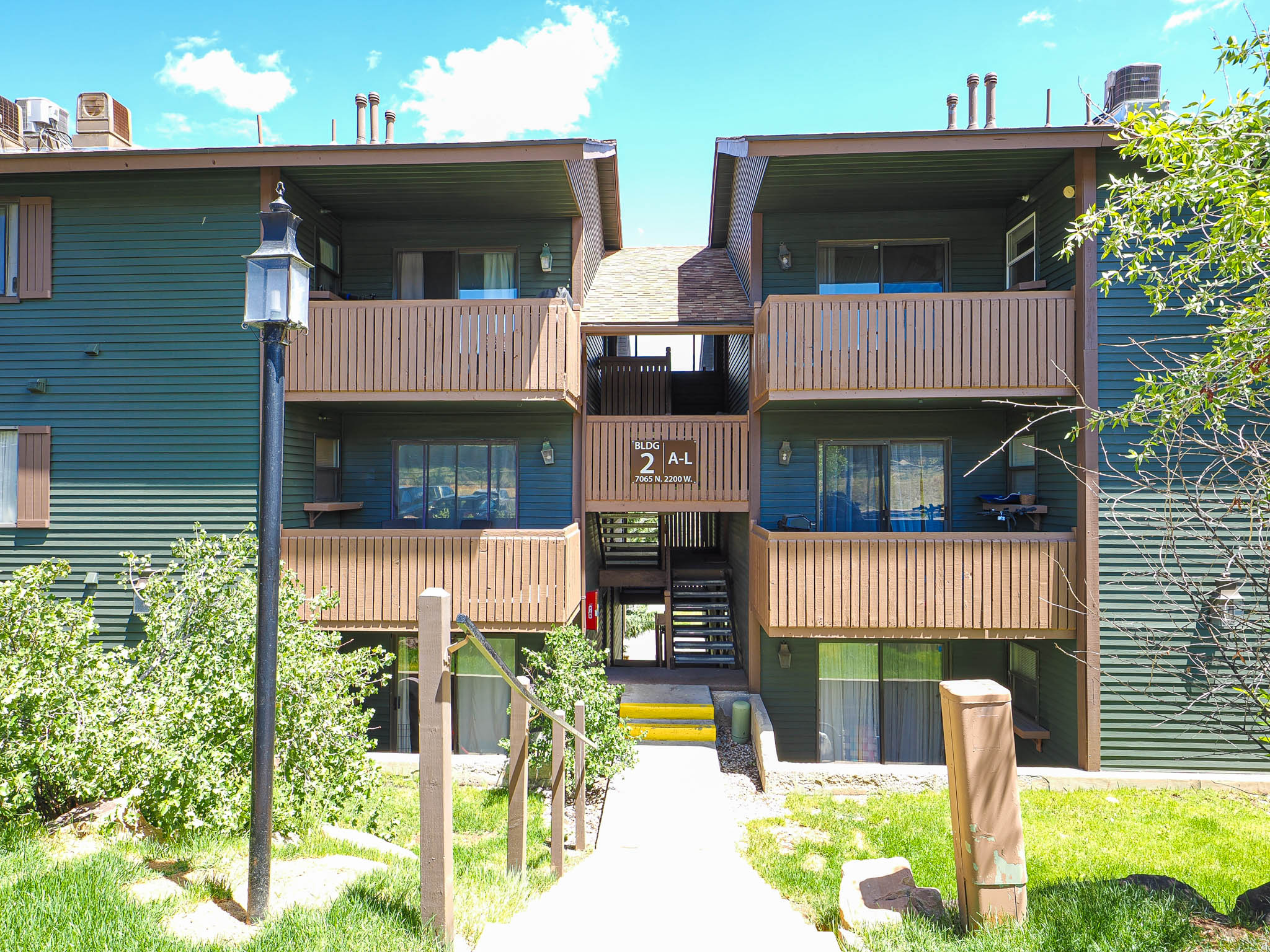 Garden level Powderwood condo 1Bed 1 Bath. Affordable mountain living  for primary home or nightly/long term rental. Cozy fireplace with open dining room, large bedroom and walk in closet. Newer carpet, dishwasher, refrigerator, microwave and water heater. Located in Kimball Junction next to dining, shopping , trails and public transport. Close proximity to Park City Mountain, Deer Valley and Olympic Park. Approved for short term rentals this would be  great opportunity for investors.