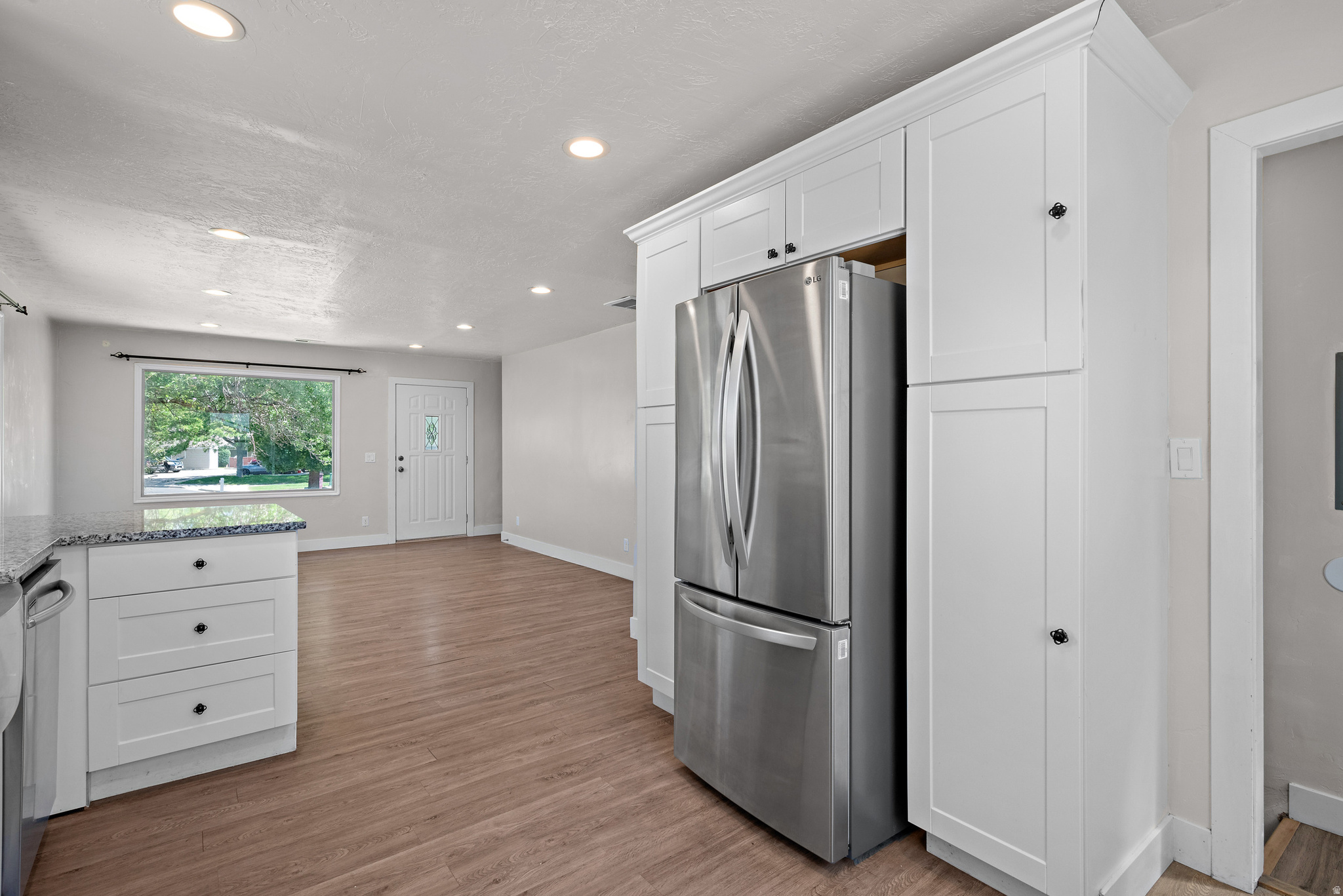 LAKEVIEW MANOR - Residential