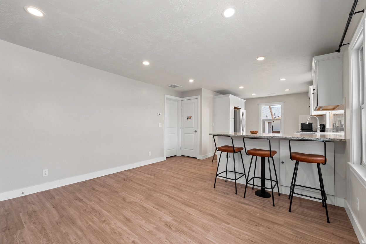 LAKEVIEW MANOR - Residential