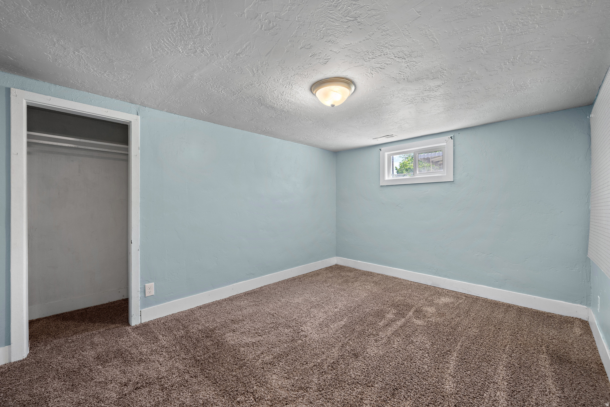 LAKEVIEW MANOR - Residential