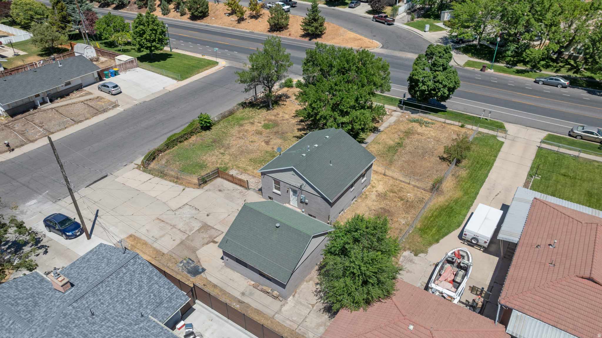 LAKEVIEW MANOR - Residential