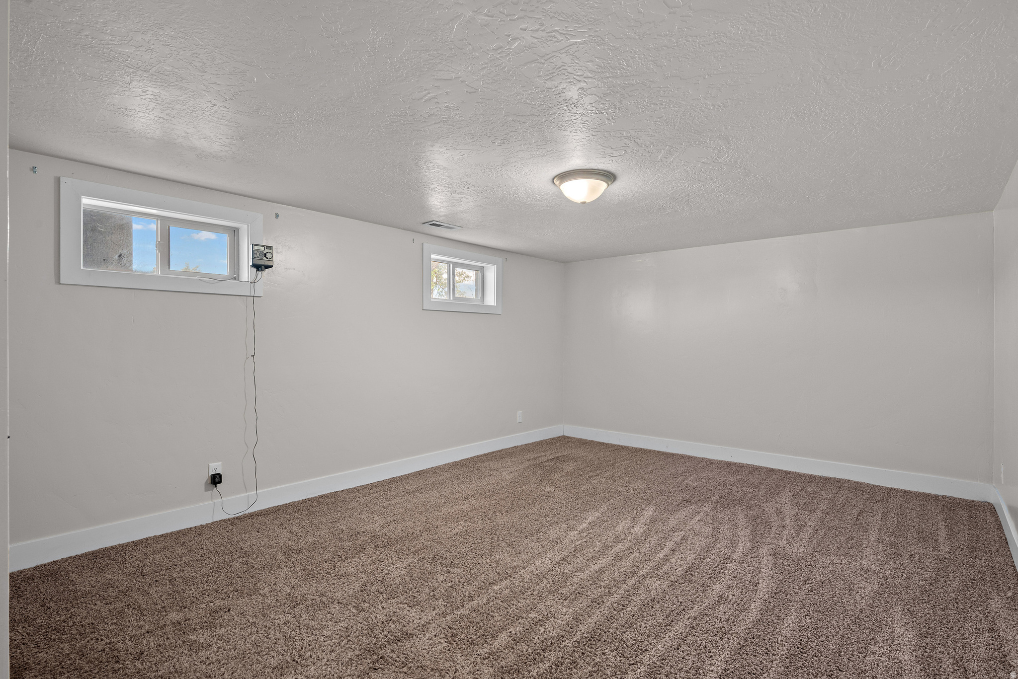 LAKEVIEW MANOR - Residential