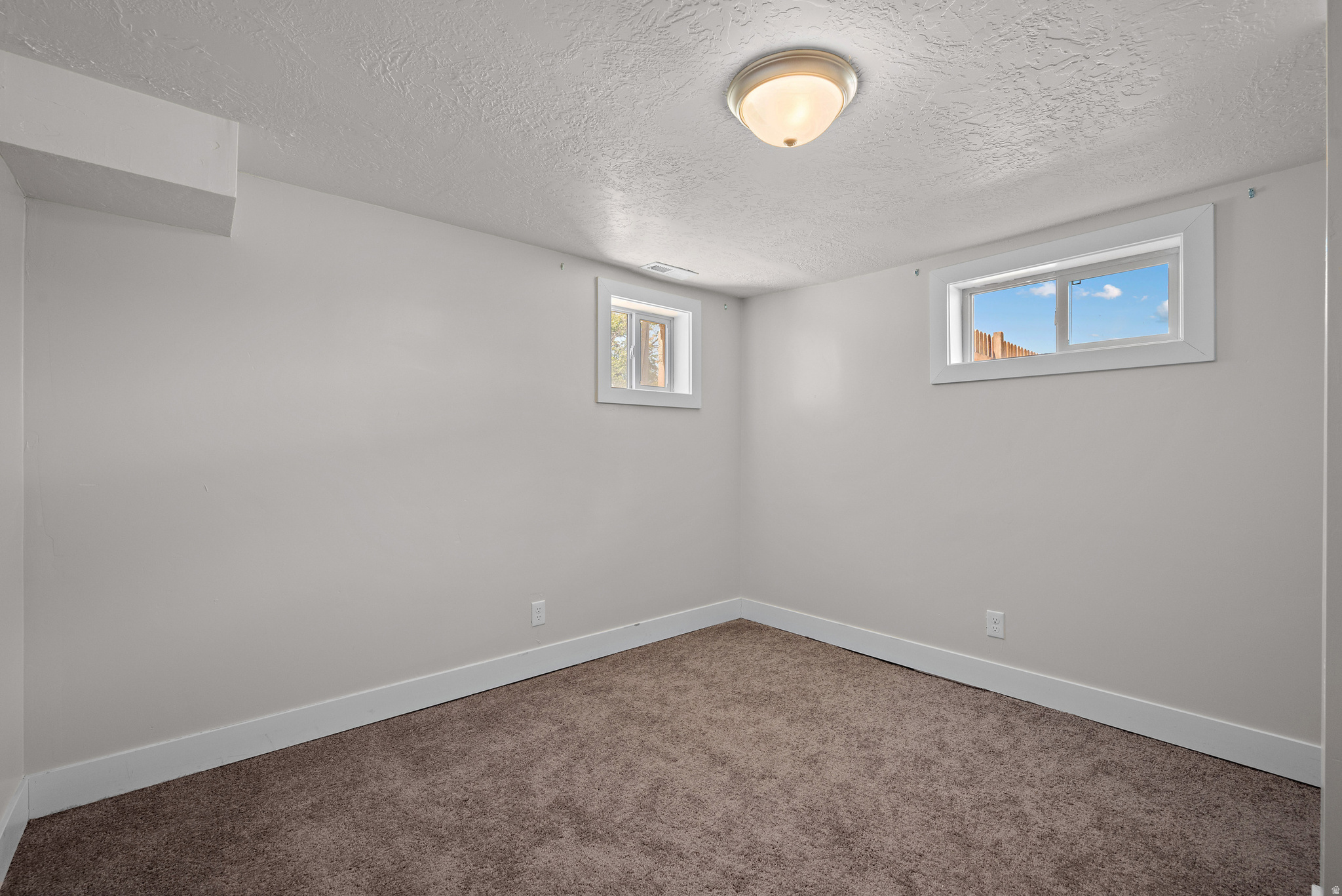 LAKEVIEW MANOR - Residential