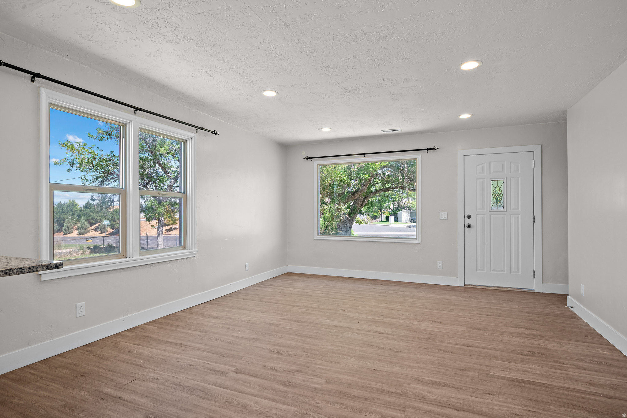 LAKEVIEW MANOR - Residential