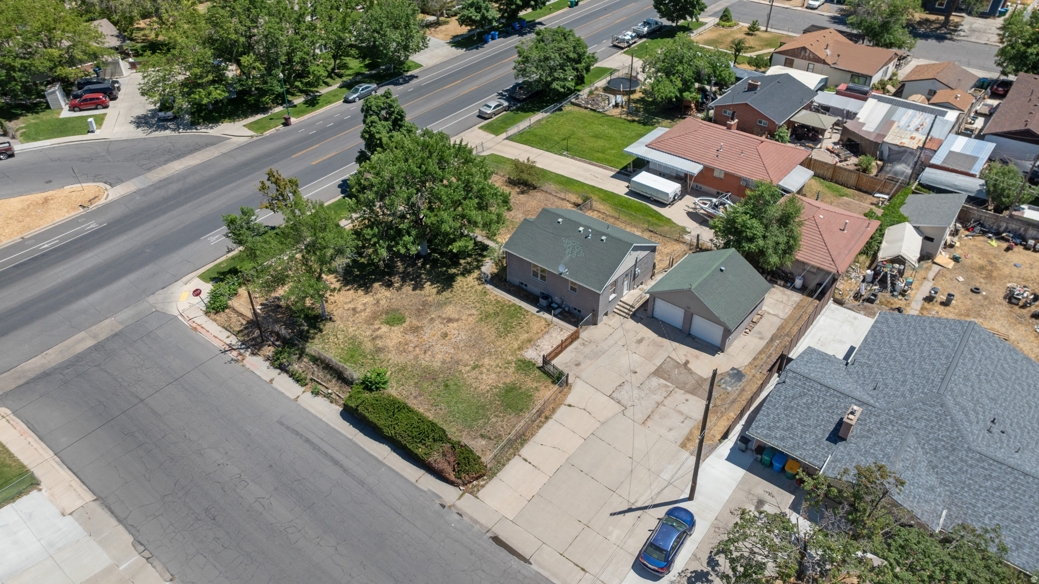 LAKEVIEW MANOR - Residential