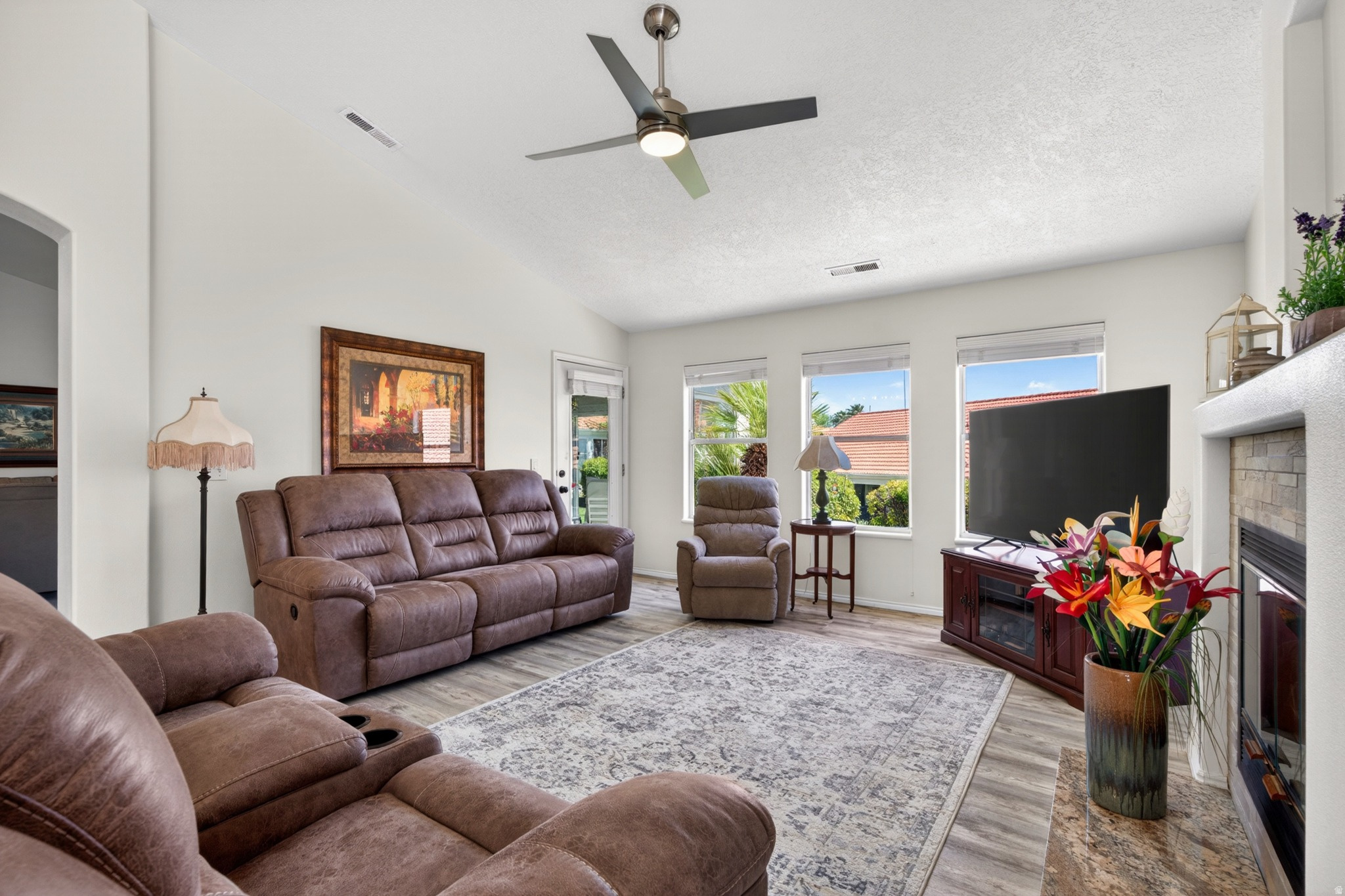 VISTA DELSOL TOWNHOMES - Residential
