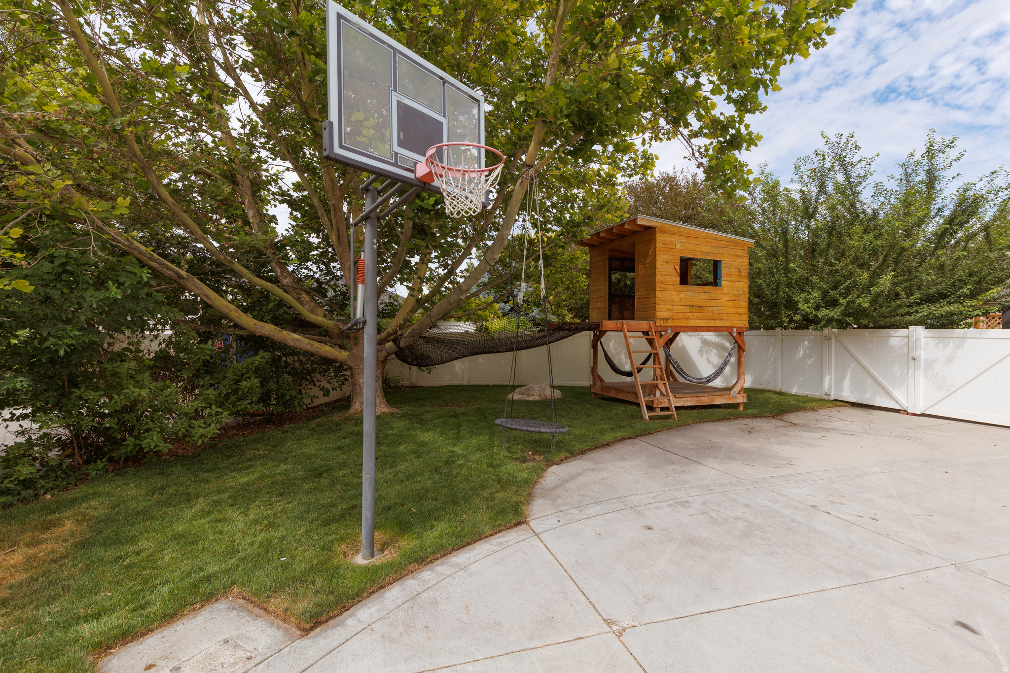 NORTH TEMPLE ESTATES - Residential