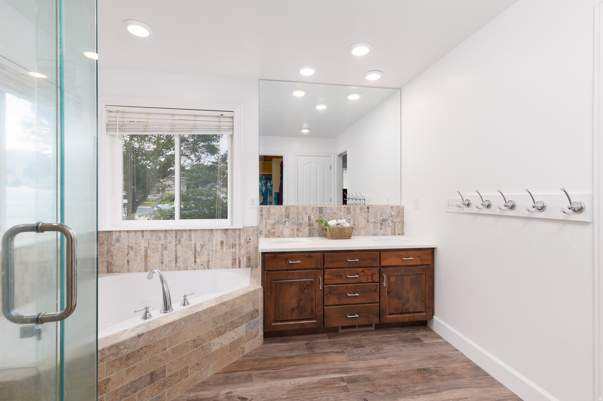 NORTH TEMPLE ESTATES - Residential