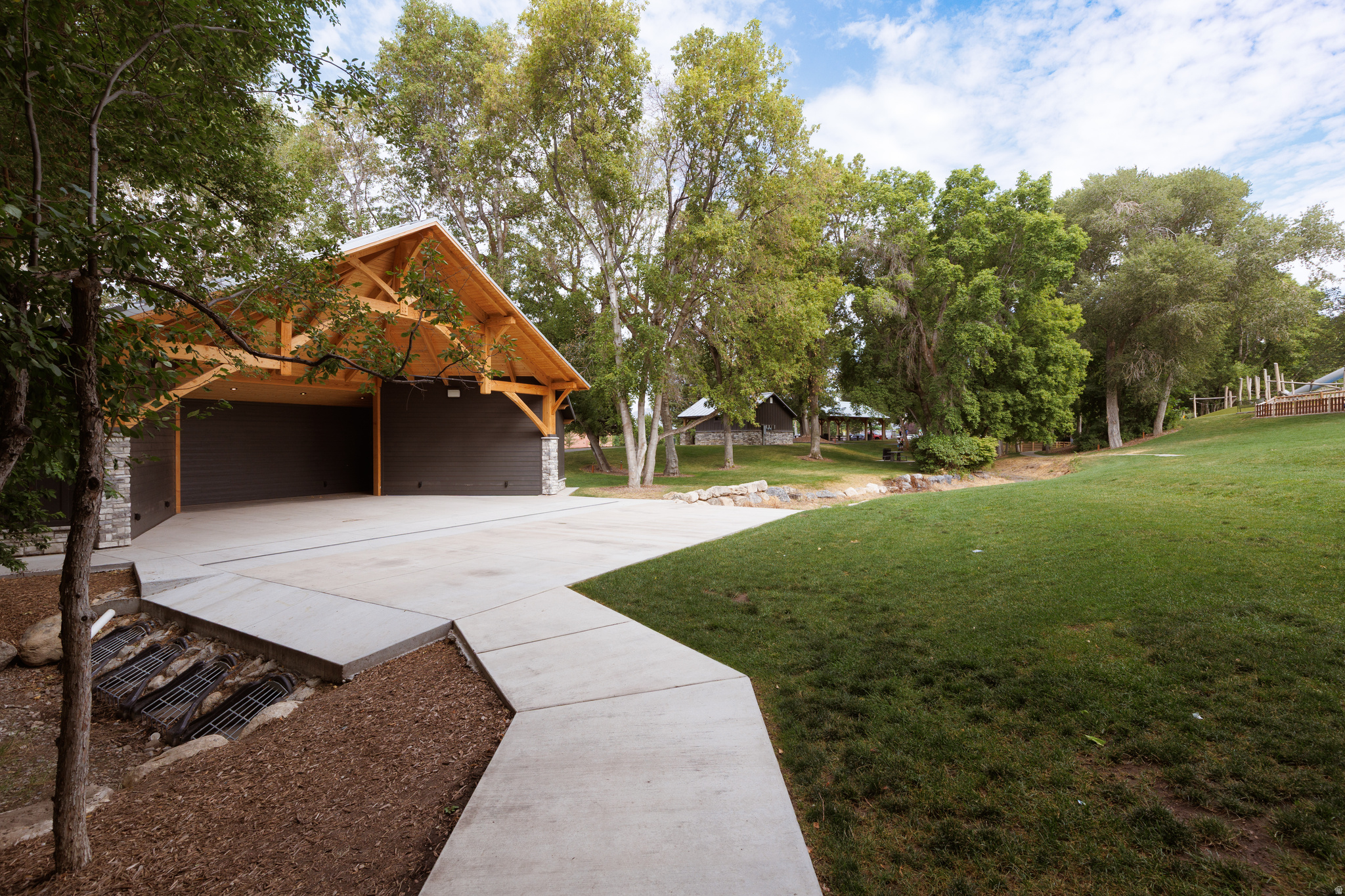 NORTH TEMPLE ESTATES - Residential