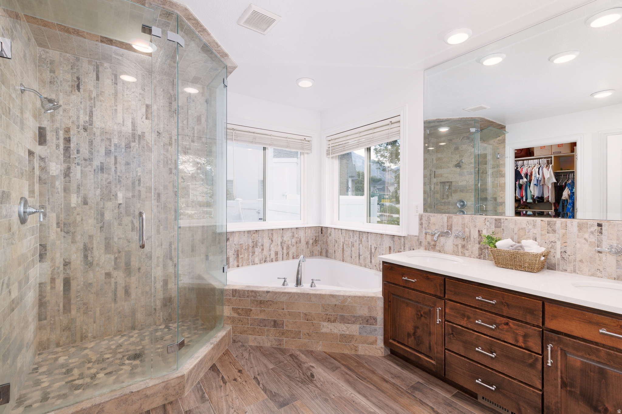 NORTH TEMPLE ESTATES - Residential