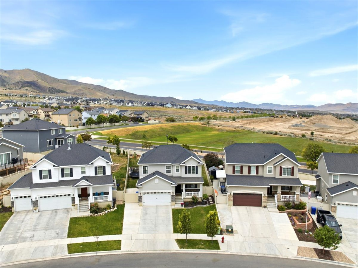VILLAGE OF HAWKS ESTATES - Residential