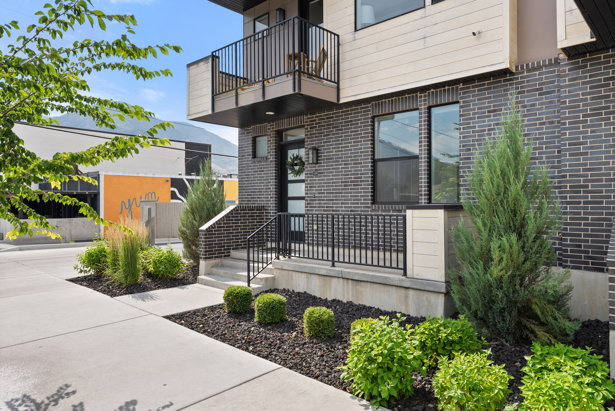 250 I STREET - Residential