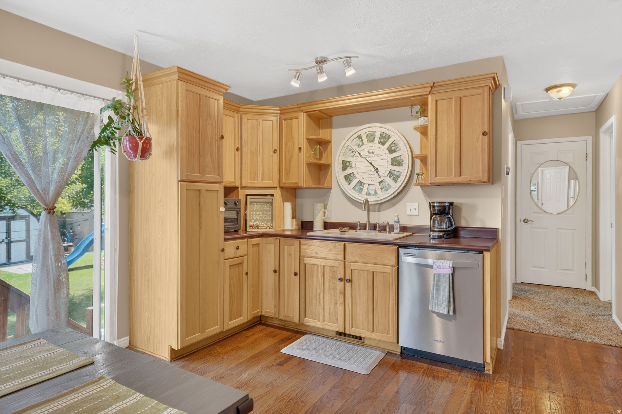 BROOK HOLLOW ESTATES - Residential