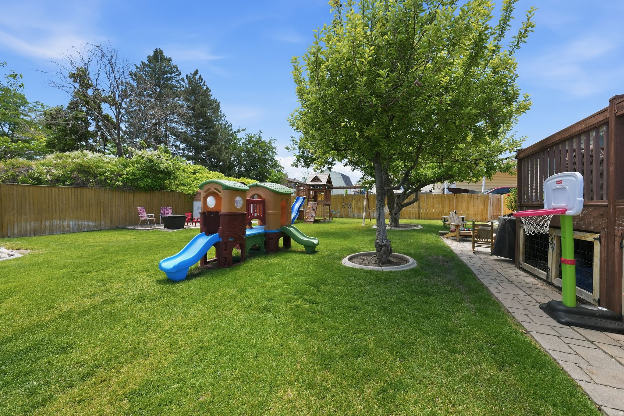 BROOK HOLLOW ESTATES - Residential
