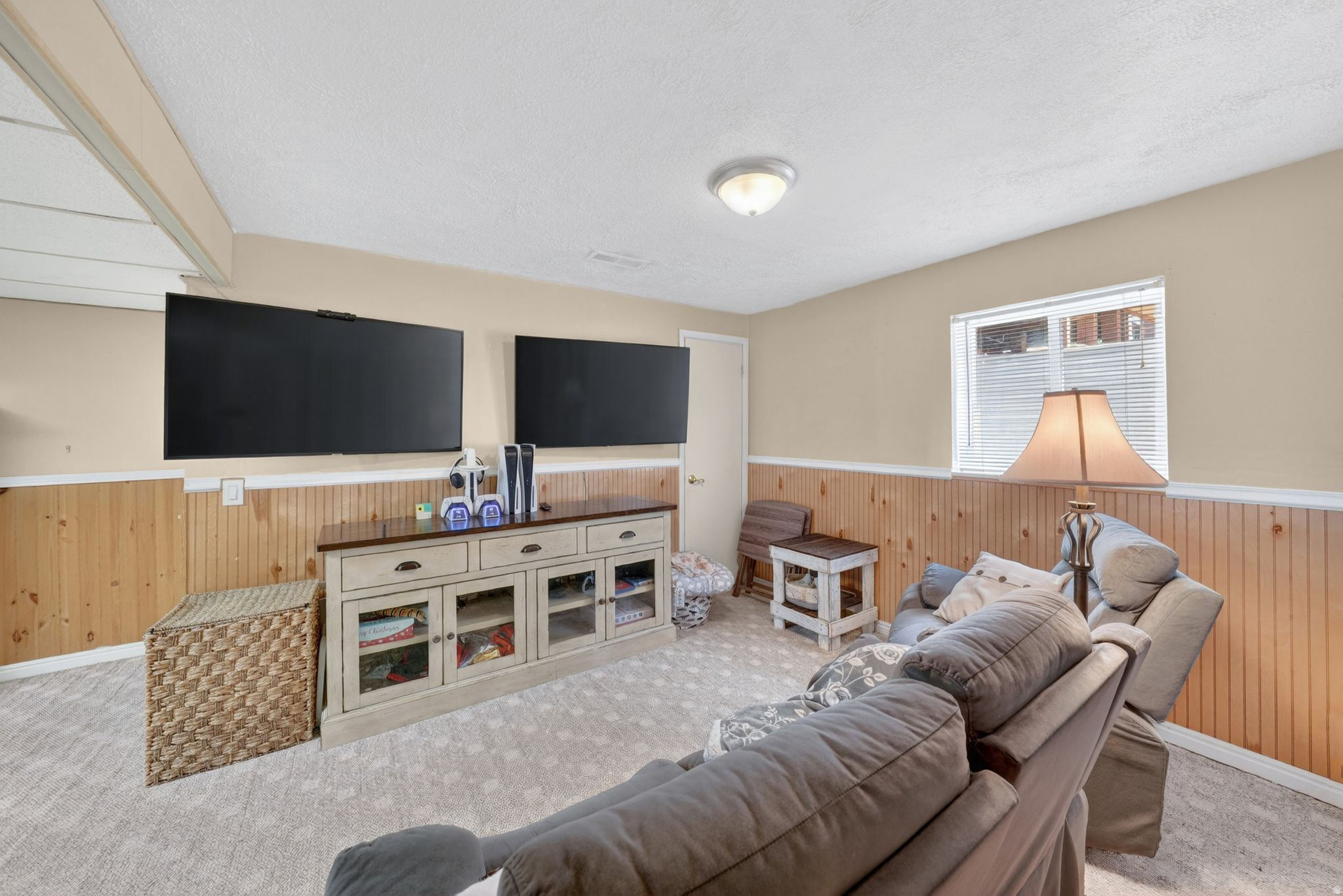 BROOK HOLLOW ESTATES - Residential