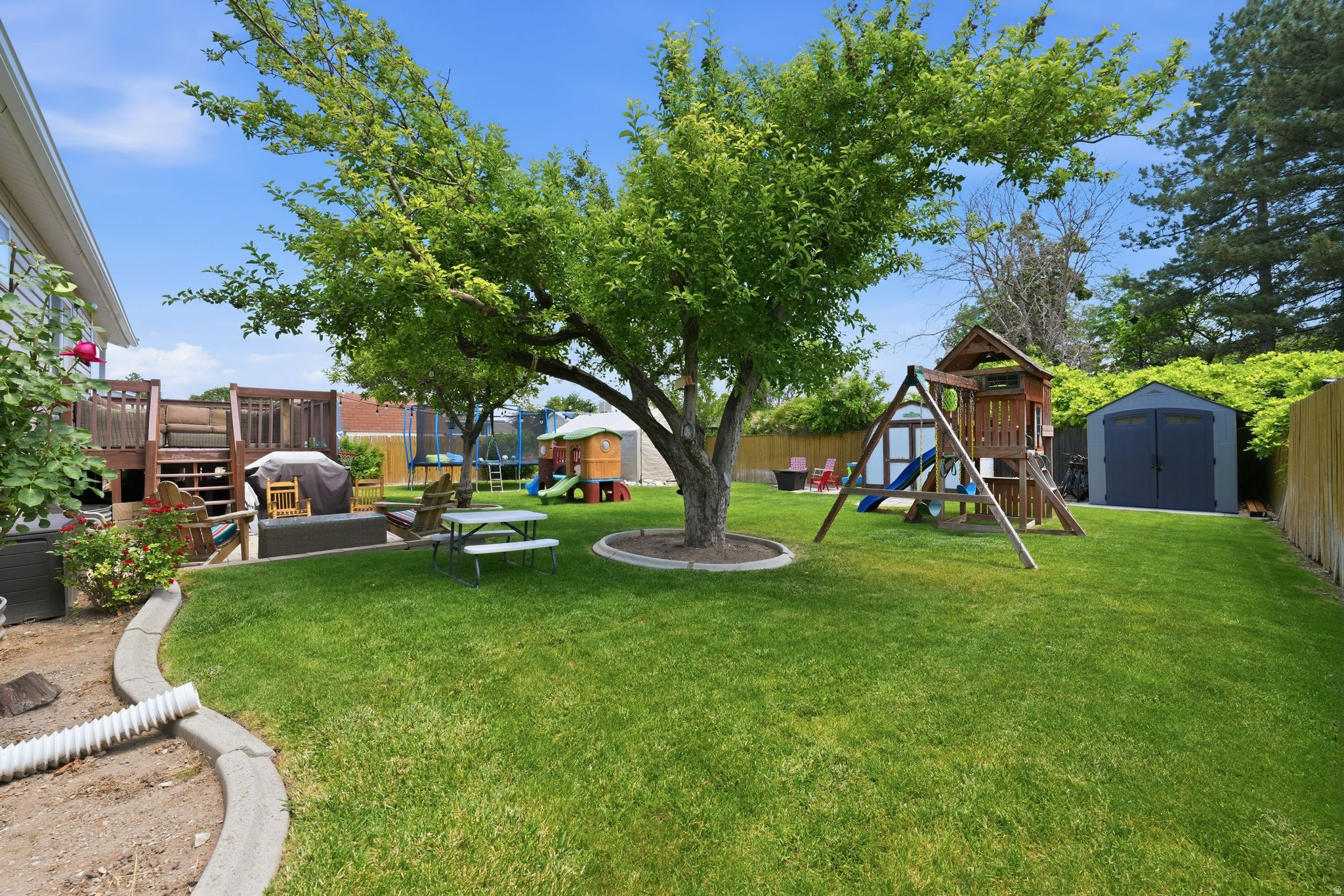 BROOK HOLLOW ESTATES - Residential