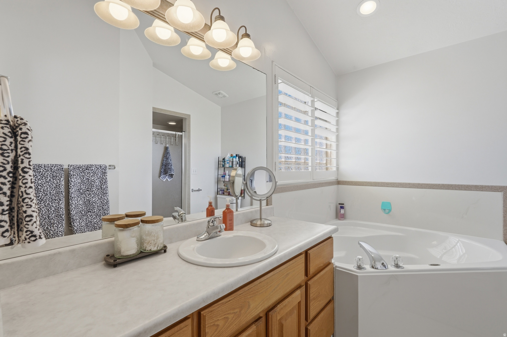 WESTERN ESTATES - Residential