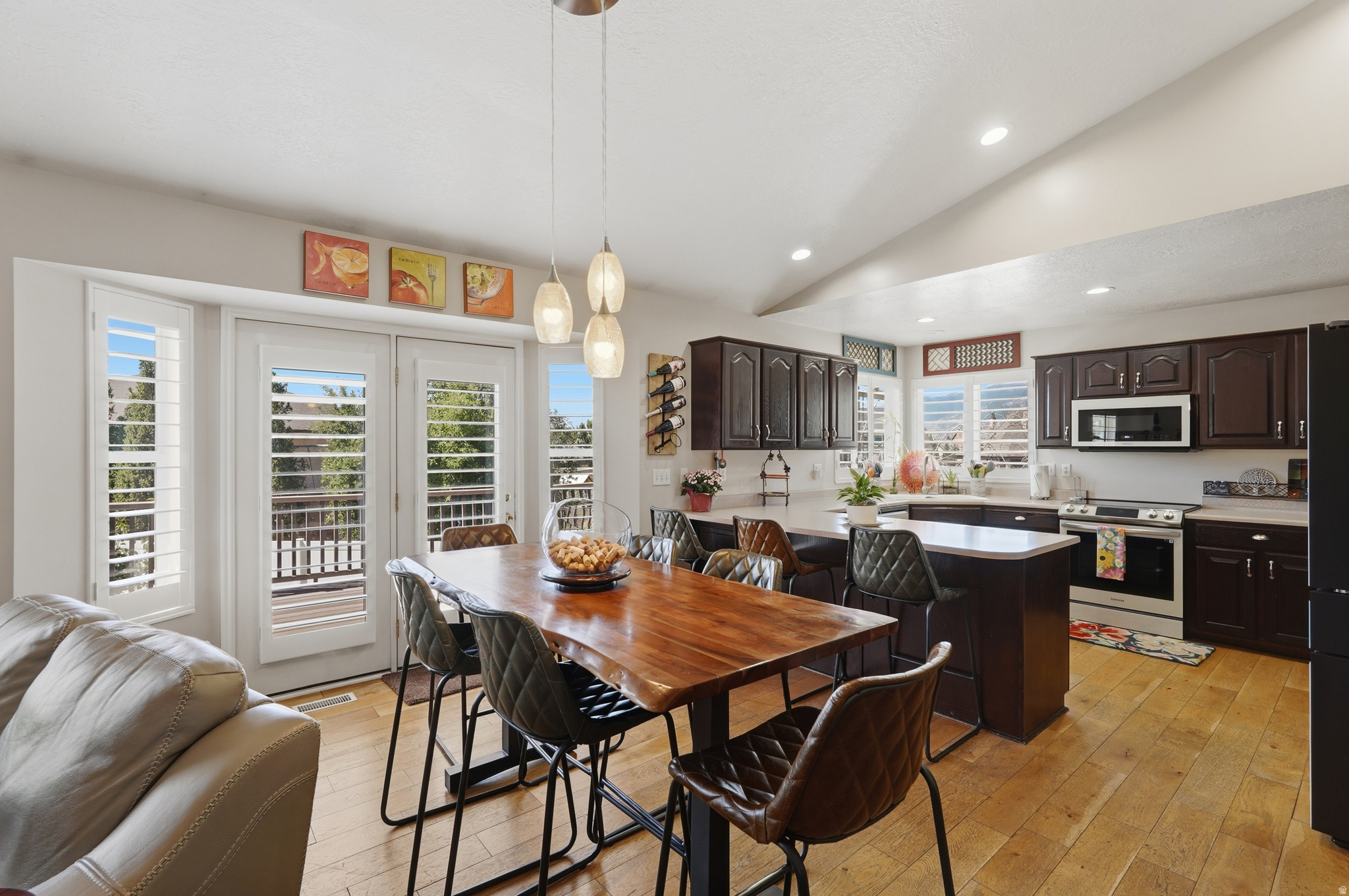 WESTERN ESTATES - Residential
