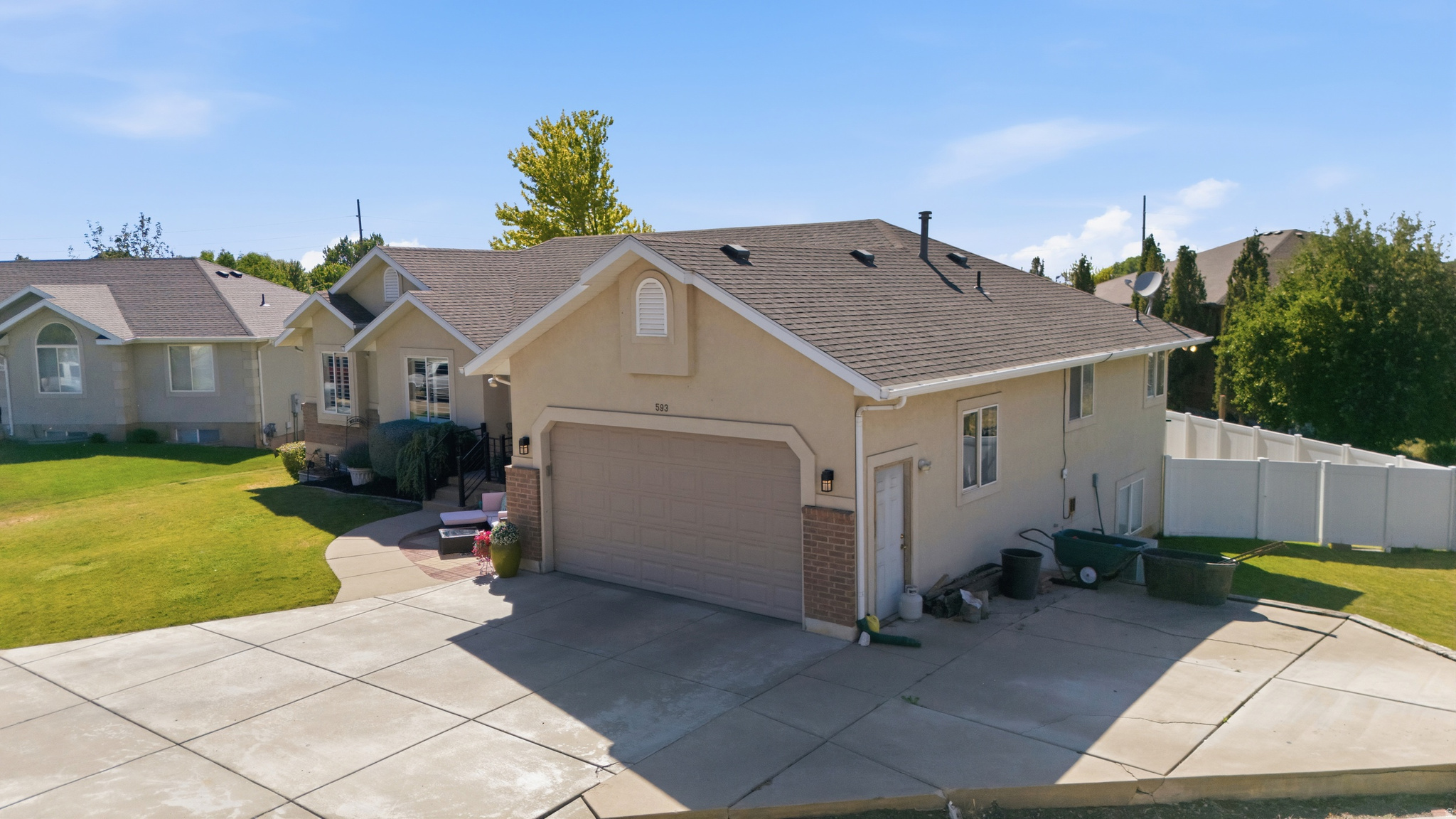 WESTERN ESTATES - Residential