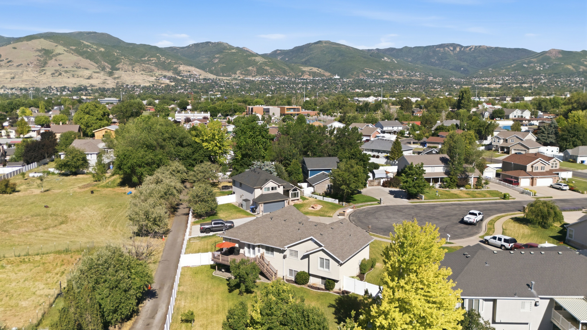 WESTERN ESTATES - Residential