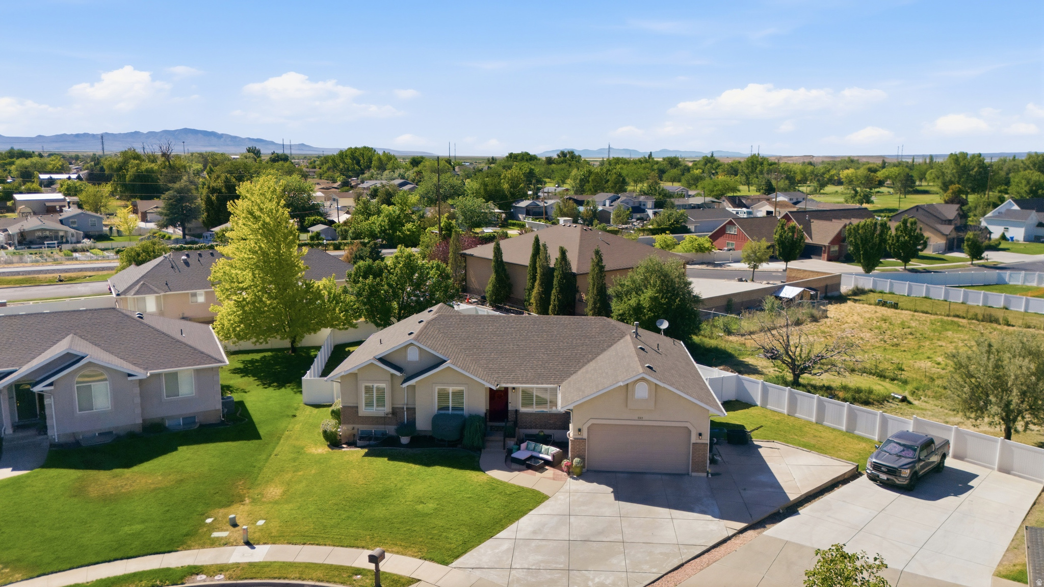 WESTERN ESTATES - Residential